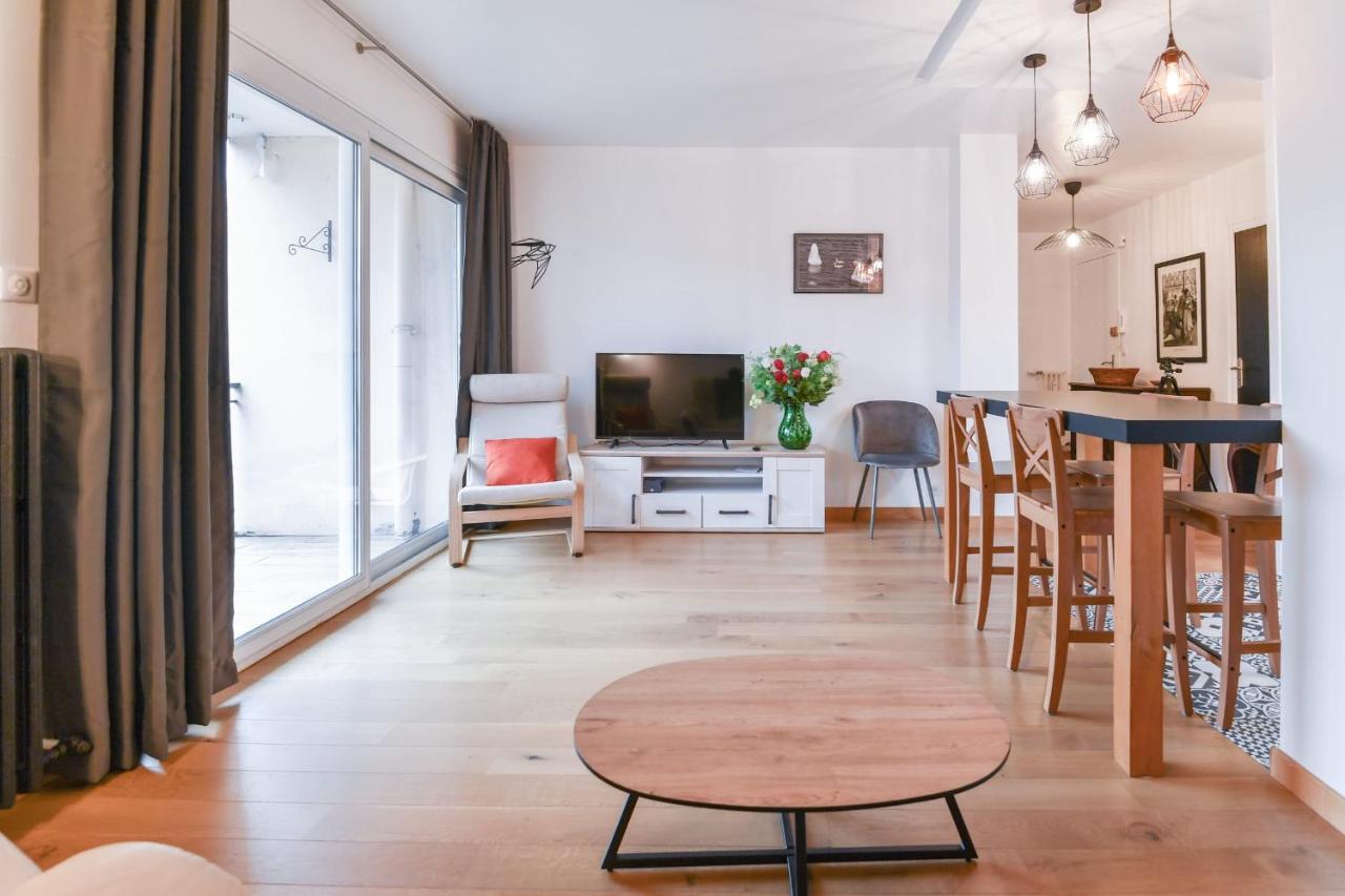 Nice Apartment With Balcony Very Close To The City Center Annecy Buitenkant foto