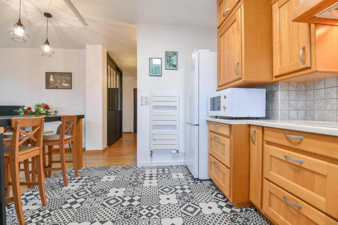 Nice Apartment With Balcony Very Close To The City Center Annecy Buitenkant foto