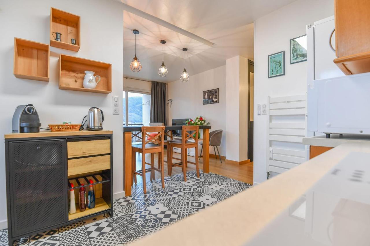 Nice Apartment With Balcony Very Close To The City Center Annecy Buitenkant foto